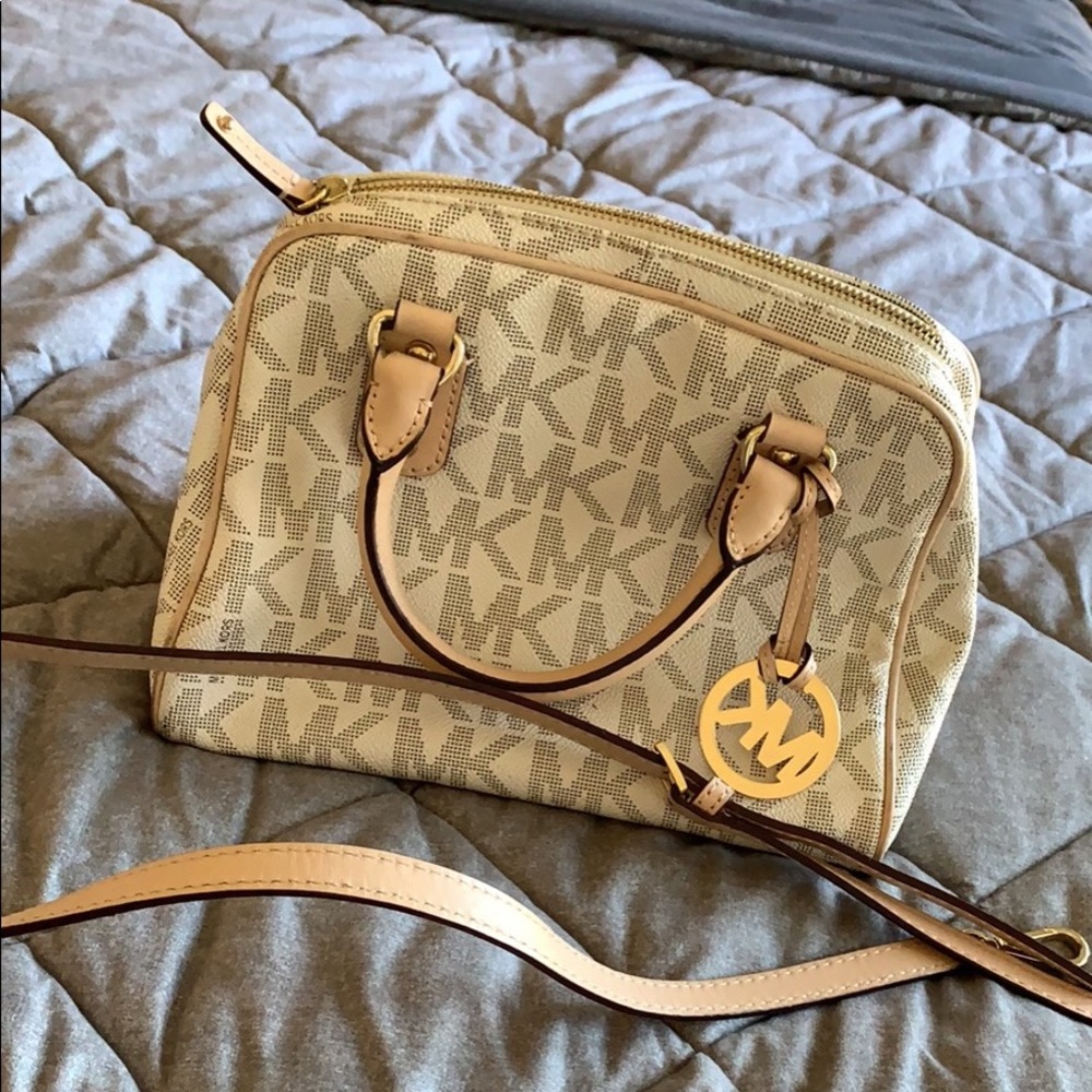 Michael kors cross body